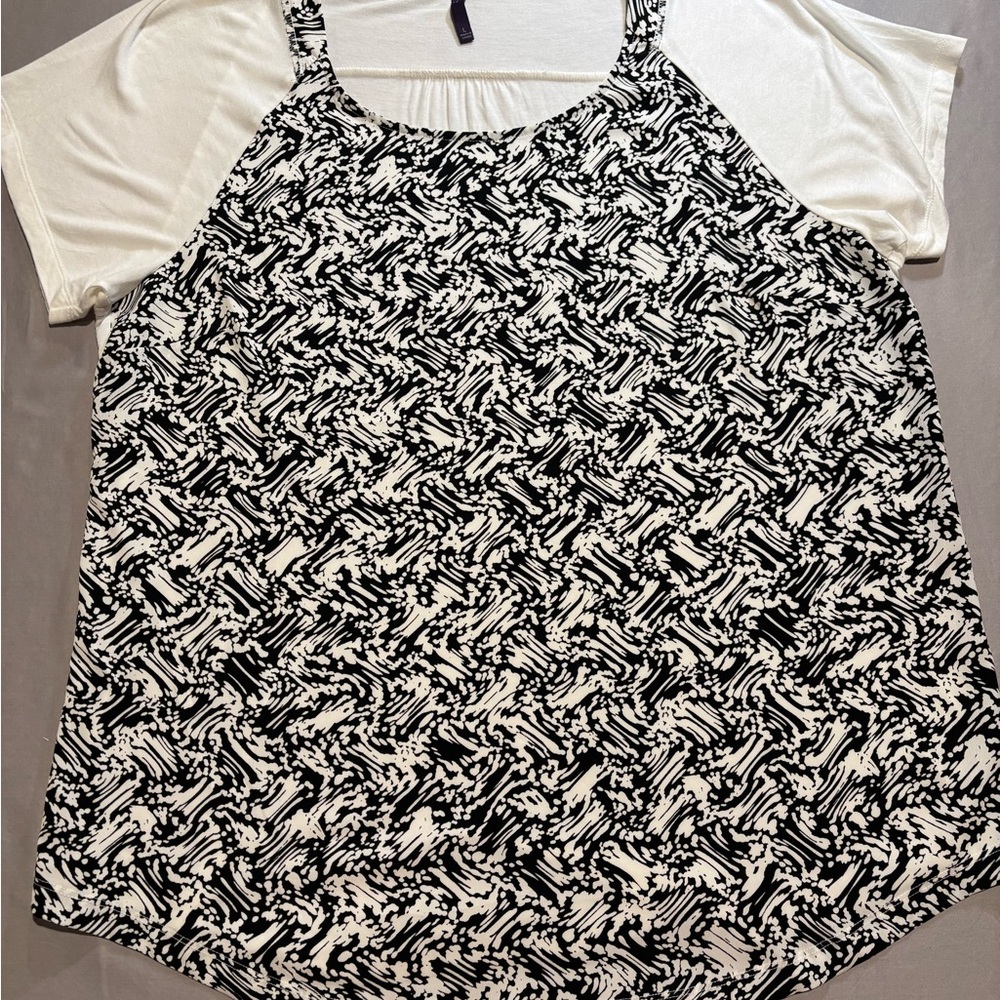 NYDJ Mixed Media Top Large Black White Abstract Print Short Sleeve Blouse L